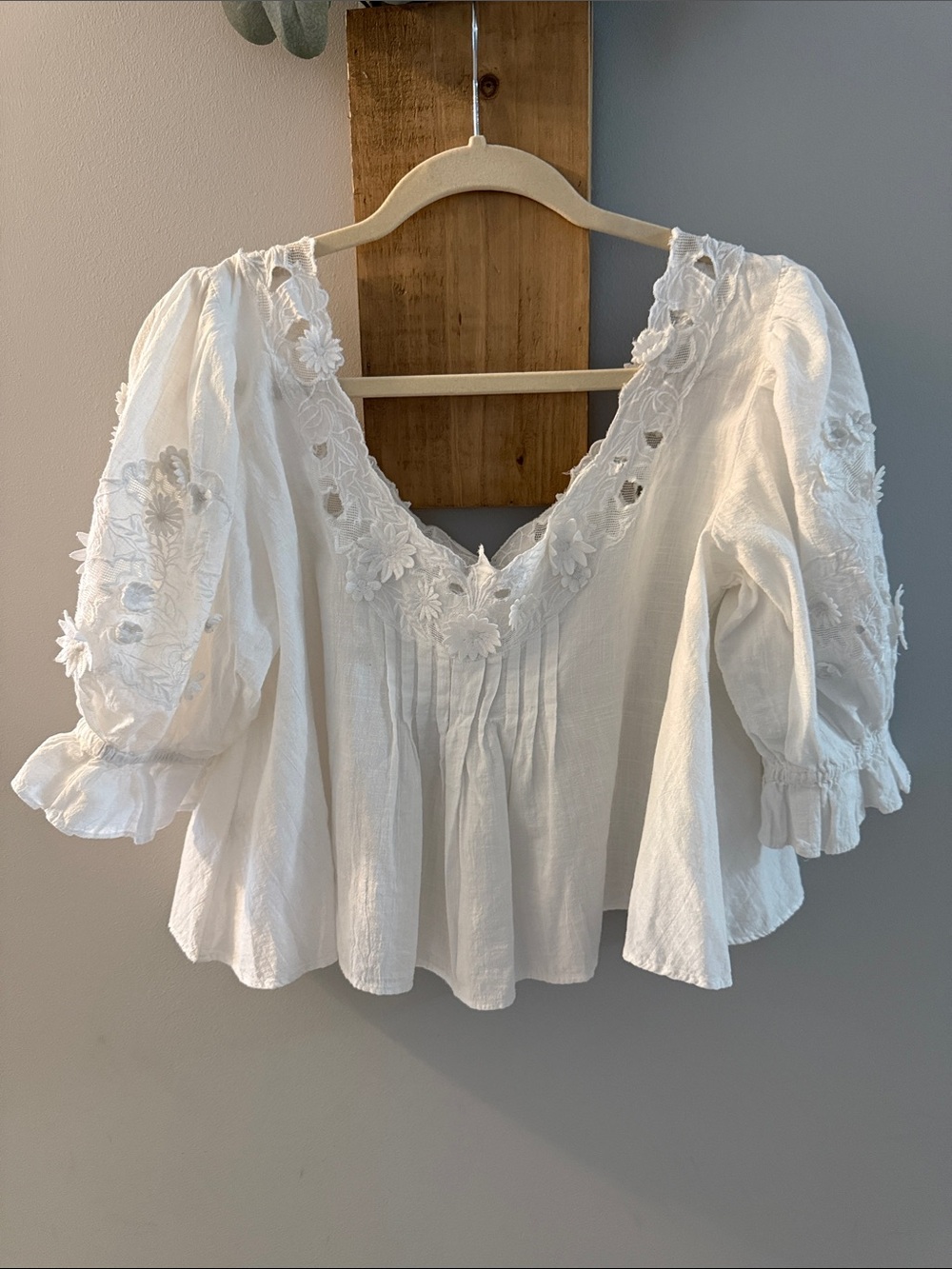 FREE PEOPLE Sophie Embroided White Floral Peasant Top - Women, XS - Picture 6 of 8